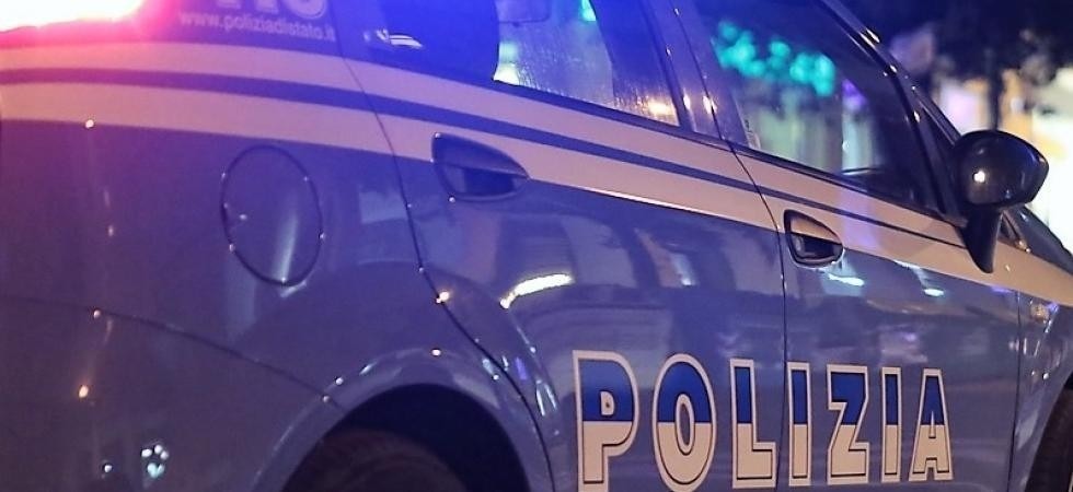 Risse, degrado e spaccio. La questura dispone la chiusura temporanea di una sala scommesse